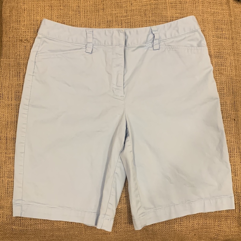 Lands’ End Women's Light Blue Chino Bermuda Shorts Inseam 9" Size 6